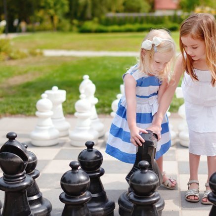  Jeux de société géants en famille