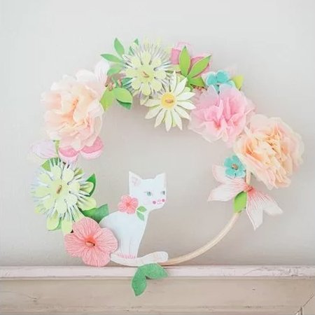 Une couronne de fleurs printanière