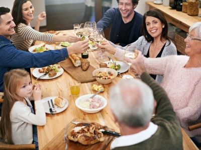 Top 10 des jeux de société pour animer un repas de famille 